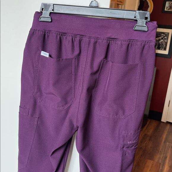 Scrub Set - Picture 5 of 5